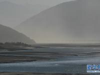 西藏雅尼国家湿地公园冬景宜人
