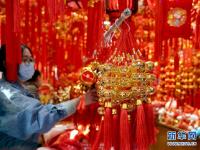 上海豫园：张灯结彩年味浓
