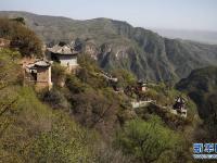 崆峒山绿意盎然
