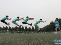 创意毕业照告别高中生活

