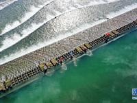 浙江仙居：夏日戏水