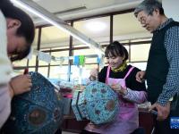 河北饶阳：景泰蓝技艺传承有新人
