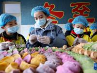 包饺子迎冬至
