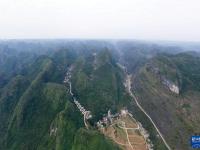 广西都安：“天路”纵横助振兴
