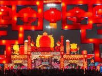 灯会扮靓假日夜空
