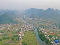 山水田园遇龙河
