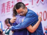 雨中的毕业典礼
