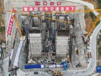 四川：卡哈洛金沙江大桥建设有序推进
