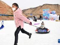 冰雪嘉年华 尽享冬日时光
