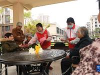 浙江湖州：文明祭扫记心间
