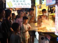 广西南宁：暑期催热“夜经济”
