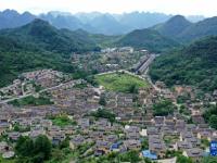 贵州荔波：夏季旅游持续升温
