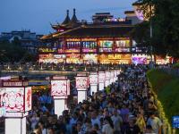 江苏南京：桨声灯影夜秦淮

