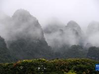 贵州黔西南：秀美风光“醉”游人
