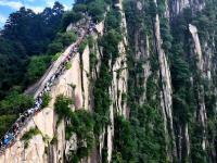 西岳华山：峭仞耸巍巍 奇险引游人
