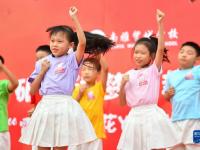 湖南长沙：中小学生迎来新学期
