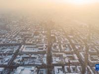 雪后冰城换银装
