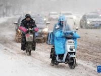 哈尔滨遭遇暴雪天气

