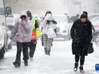 哈尔滨遭遇暴雪天气
