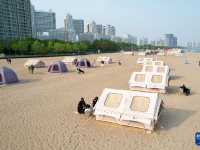 河北秦皇岛：美丽海湾引客来
