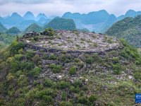 贵州兴义：“消失”的山峰
