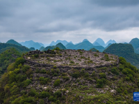 贵州兴义：“消失”的山峰
