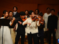山东青岛：演出迎端午
