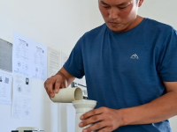 新疆奇台：天山脚下麦收忙
