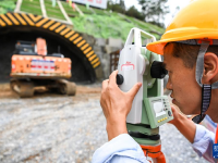 黄百铁路广西段隧道工程建设加速推进
