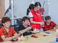 社区多彩活动迎中秋
