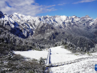 雪落官鹅沟
