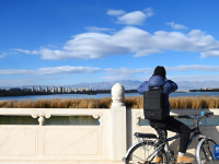 宁夏银川：贺兰晴雪映阅海
