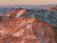 长城雪景如画
