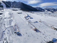 乌鲁木齐“热雪”迎冬
