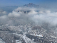 雪后贺兰山
