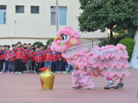 广西梧州：醒狮舞校园
