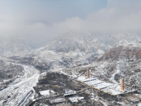 雪后贺兰山
