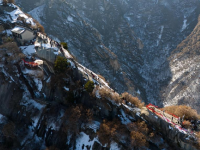 华山迎来新春旅游高峰

