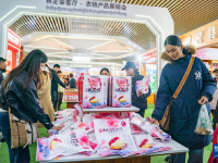 西藏林芝：“桃花经济”助力生态富民

