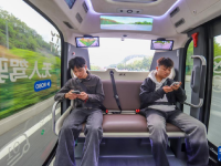贵州首条无人驾驶公交车线路试运营
