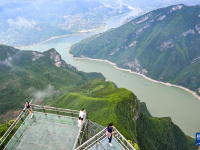 长江瞿塘峡夏日风光

