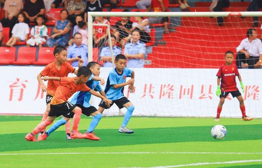 组图 | 第六届“侨心杯”少年足球邀请赛精彩瞬间