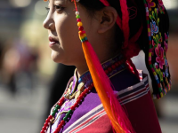 四川汶川：非遗巡游庆羌年
