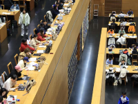 冬日国图读书暖
