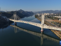 浙江：杭衢高铁开始试运行
