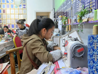 广西宾阳：壮锦产业促就业
