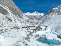 青海门源：冬日雪山旅游热
