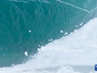 冰封青海湖
