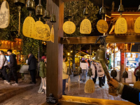 丽江古城游客渐多
