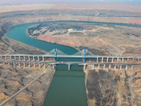 黑山峡黄河特大桥建成通车